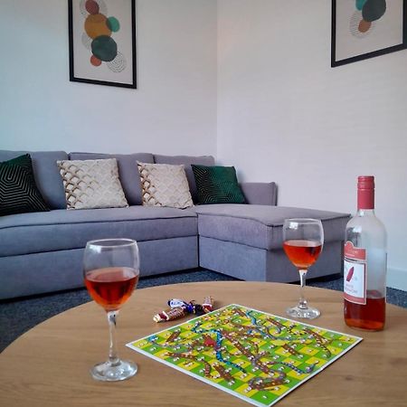 3-Bed Home From Home, Sleeps 6, Great For Contractors, Close To Gulliver'S Valley Theme Park, Free Parking, Hot Tub, Couple Retreat Sheffield Kültér fotó