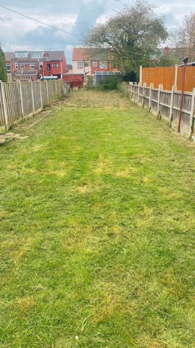 3-Bed Home From Home, Sleeps 6, Great For Contractors, Close To Gulliver'S Valley Theme Park, Free Parking, Hot Tub, Couple Retreat Sheffield Kültér fotó
