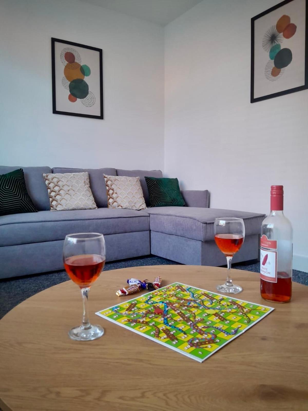 3-Bed Home From Home, Sleeps 6, Great For Contractors, Close To Gulliver'S Valley Theme Park, Free Parking, Hot Tub, Couple Retreat Sheffield Kültér fotó