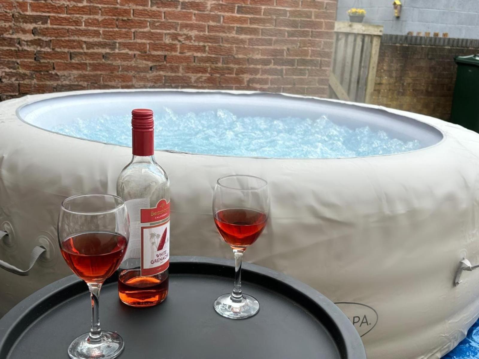 3-Bed Home From Home, Sleeps 6, Great For Contractors, Close To Gulliver'S Valley Theme Park, Free Parking, Hot Tub, Couple Retreat Sheffield Kültér fotó