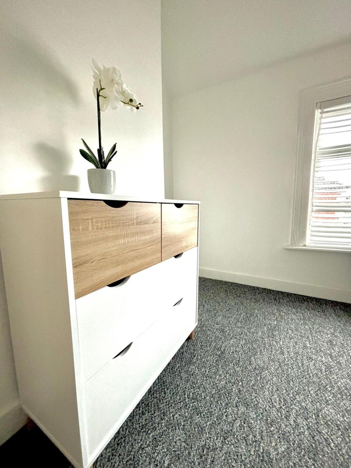 3-Bed Home From Home, Sleeps 6, Great For Contractors, Close To Gulliver'S Valley Theme Park, Free Parking, Hot Tub, Couple Retreat Sheffield Kültér fotó